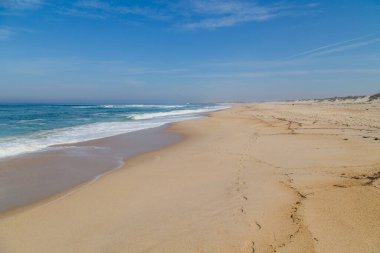 Portekiz, Aveiro yakınlarında güzel boş bir sahil.