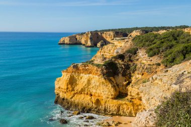 Algarve, Benagil, Portekiz sahillerindeki uçurumlar