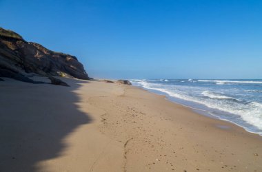 Sao Martinho do Porto, Portekiz yakınlarındaki güzel boş sahil.