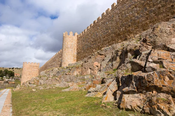 Avila, Kastilya ve Leon 'un antik tahkimatı, İspanya