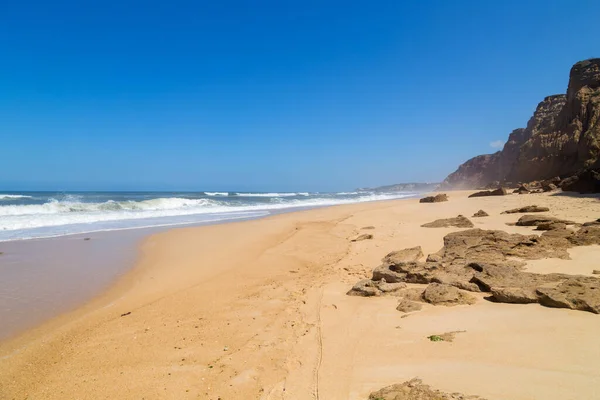 Bela Praia Vazia Perto São Martinho Porto Portugal — Fotografia de Stock