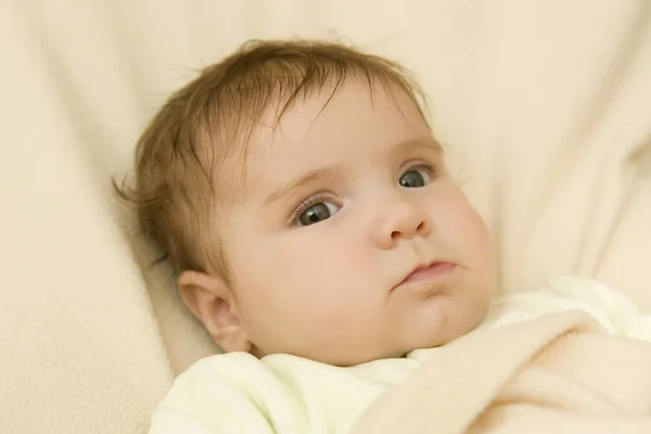 Retrato de bebê jovem — Fotografia de Stock