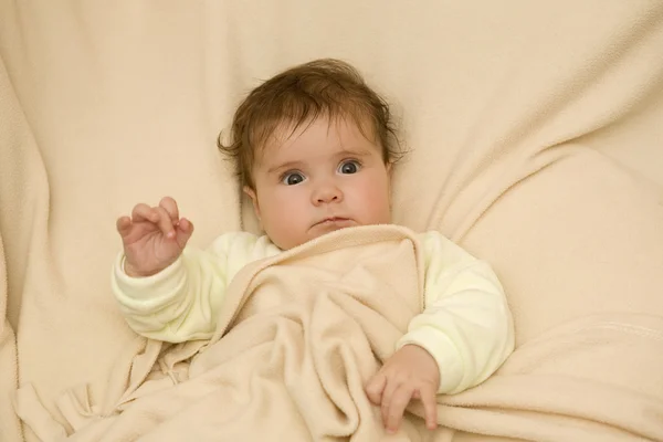 Retrato de bebé joven — Foto de Stock