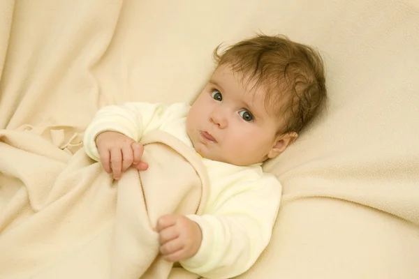 Retrato de bebé joven — Foto de Stock