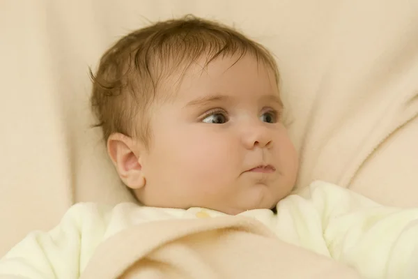 Retrato de bebê jovem — Fotografia de Stock