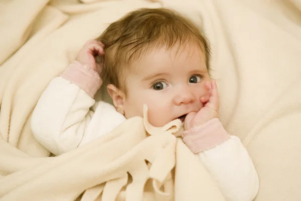 Retrato de bebê jovem — Fotografia de Stock