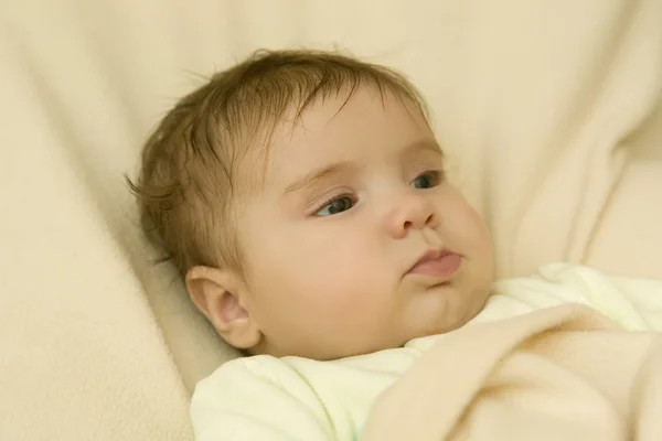 Retrato de bebé joven — Foto de Stock