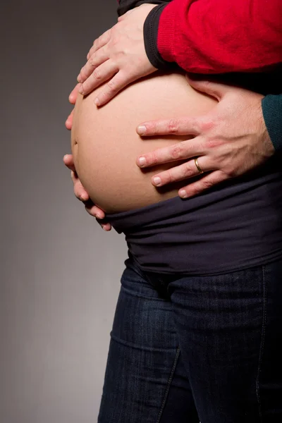 W ciąży — Zdjęcie stockowe
