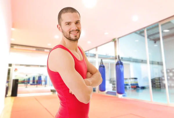 Man op de sportschool — Stockfoto