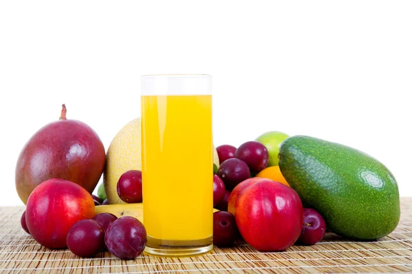 Früchte und Saft — Stockfoto