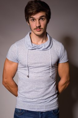 Genç adam.