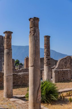 Pompei, İtalya: bir şehrin kalıntıları. Pompeii, M.S. 79 yılında Vesuvius Dağı 'nın patlaması sonucu ölen antik bir Roma şehridir..