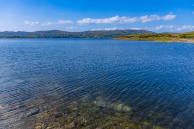 Barragem do Alto Rabagao veya Pisoes Barajı, Montalegre, Portekiz tarafından oluşturulan yapay göl.