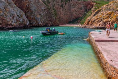 Berlengas Adası, Peniche, Portekiz Berlengas Adası 'nın ünlü küçük plajı.