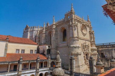 Tomar, Portekiz: İsa Manastırı 'ndaki Bölüm Evi ve Ana Kilise (Convento de Cristo). Tomar, Ribatejo. Portekiz