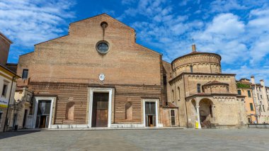 Padua, İtalya: Piazza Duomo ve Padua Katedrali. Aynı yere inşa edilen üçüncü yapı ve sadece 1754 yılında Padova İtalya 'da tamamlandı..