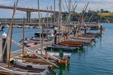 Ribadeo, İspanya: Marina Atlantik Okyanusu yakınlarında tekne ve yatlarla dolu. Galiçya, İspanya