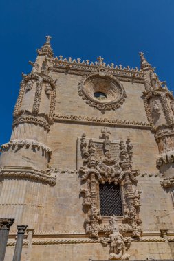 Tomar, Portekiz: Manueline tarzında, Bölüm penceresinin ayrıntıları (Janela do Capitulo). Tapınak Şatosu 'ndaki İsa Manastırı. Unesco Miras Sitesi.