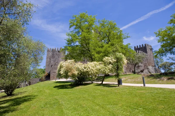 Guimaraes castle, im Norden von portugal. — Stockfoto