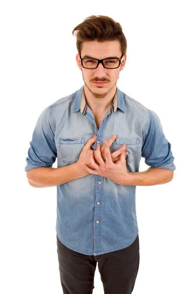Młody człowiek dorywczo z bólu na jego klatce piersiowej, na białym tle — Zdjęcie stockowe