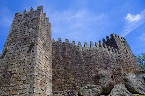 Detalle del castillo de Guimaraes, en el norte de Portugal . —  Fotos de Stock