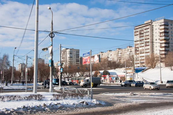 Perm, Oroszország, február, 06.2016: Téli utca-és városrészlet — Stock Fotó