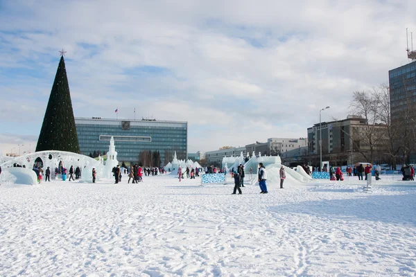 Perm, Federacja Rosyjska, lutego, 06.2016: Icy nowego roku miasto na Espl — Zdjęcie stockowe