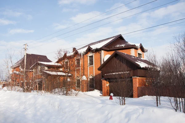 Winter ländliche Landschaft an einem sonnigen Tag, die Stadt Perm — Stockfoto