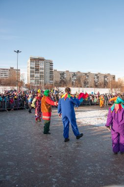 Perm, Rusya - 13 Mart 2016: Burning effigies karnaval 