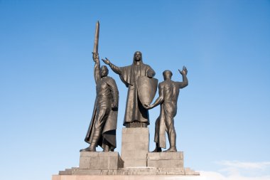 Perm, Rusya - 13 Mart 2016: Anıt kahramanları için sağa sola