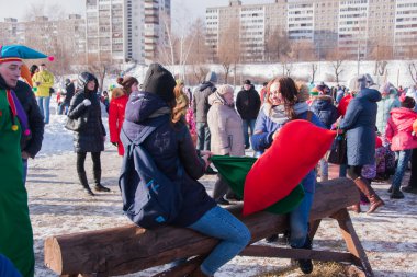 Perm, Rusya - 13 Mart 2016: Kavga torbaları üzerinde denge aleti