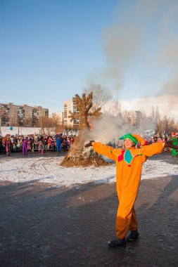Perm, Rusya - 13 Mart 2016: Burning effigies karnaval 