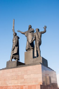 Perm, Rusya - 13 Mart 2016: Anıt kahramanları için sağa sola