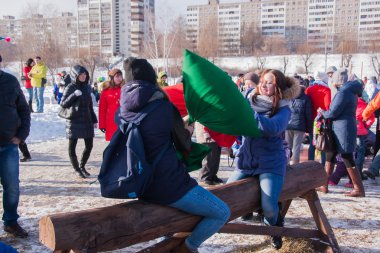 Perm, Rusya - 13 Mart 2016: Kavga torbaları üzerinde denge aleti