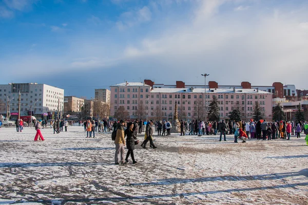 Perm, Rusya - 13 Mart 2016: Kış cityscape kordonda