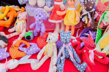 Perm, Rusya - 13 Mart 2016: Yumuşak oyuncaklar satış ticaret tezgahları 