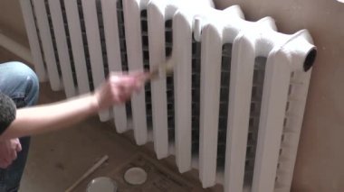 Kadın radyatörleri boya