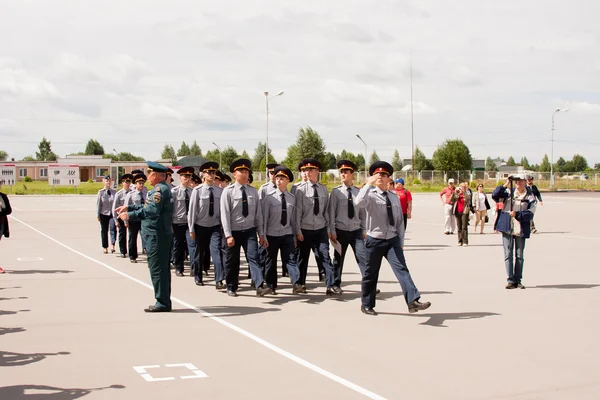 PERM, RUSSIE, 04.07.2015 : Cadets du Collège du service fédéral — Photo