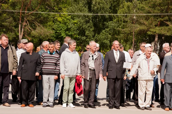 Perm, Rusko, Červenec 04.2015:People na grand vítá veteránů — Stock fotografie