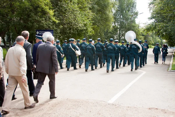 PERM, RUSSIE, JUILLET 04.2015 : Orchestre militaire à une réunion de cinq — Photo