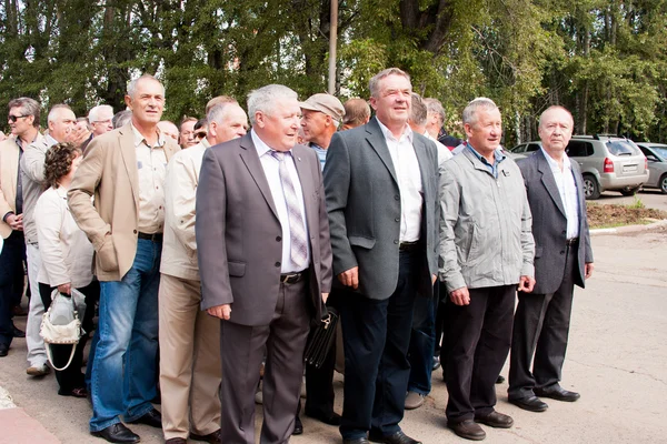 Perm, Rusland, juli 04.2015:People tijdens een bijeenkomst van veteranen — Stockfoto