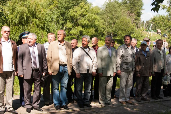 PERM, RUSSIE, JUILLET 04.2015 : Les gens coûtent en nombre lors d'une réunion — Photo