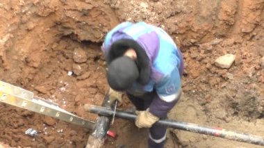 Perm, Rusya, Aralık 15.2015: işçi harcamak kenar çubuğu boru gaz boru hattı için