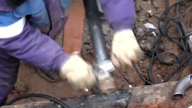 Perm, Rusya, Aralık 15.2015: işçi harcamak kenar çubuğu boru gaz boru hattı için