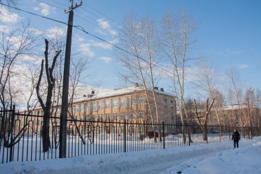 Kış manzara okul ile