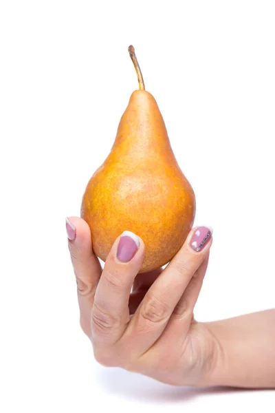 Διατροφή Φρούτων Γυναικείο Χέρι Που Κρατάει Κίτρινο Αχλάδι Κοντά Απομονωμένο — Φωτογραφία Αρχείου