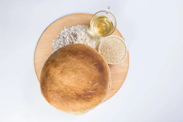 Pão Branco Com Ingredientes Vista Cima Fundo Branco Com Espaço — Fotografia de Stock