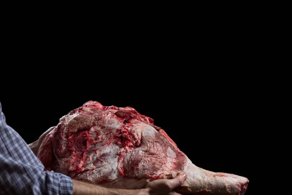 Mão Homem Segurando Carne Porco Close Isolado Preto Com Espaço — Fotografia de Stock