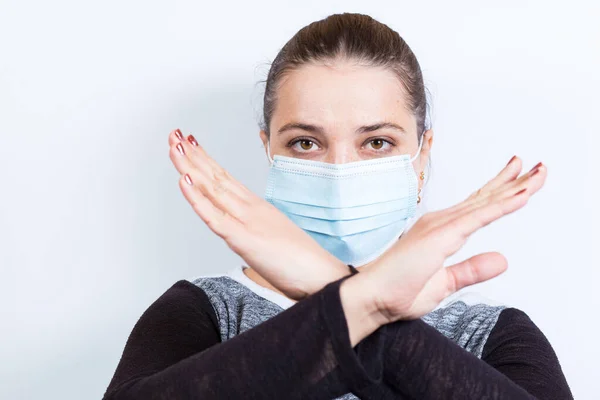 Jeune Femme Dans Masque Médical Montre Stop Signe Pour Verrouillage — Photo