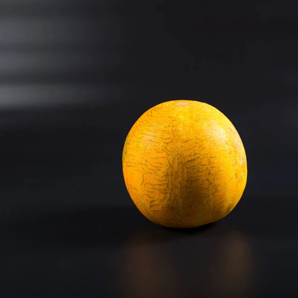 One Yellow Aroma Honeymelon Close Black Background — Stock Photo, Image